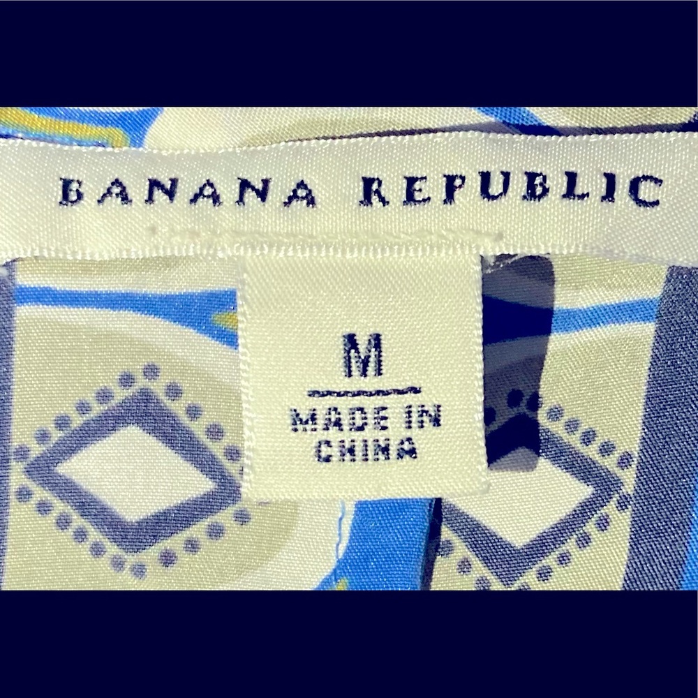 Women’s BANANA REPUBLIC dress size Medium, mainly different shades of blue